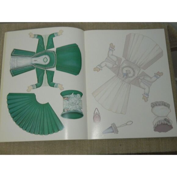 Lot The Keepsake Collection Dolly Dingle‎ Fashion in Shakespeare's Paper Doll - Picture 9 of 16